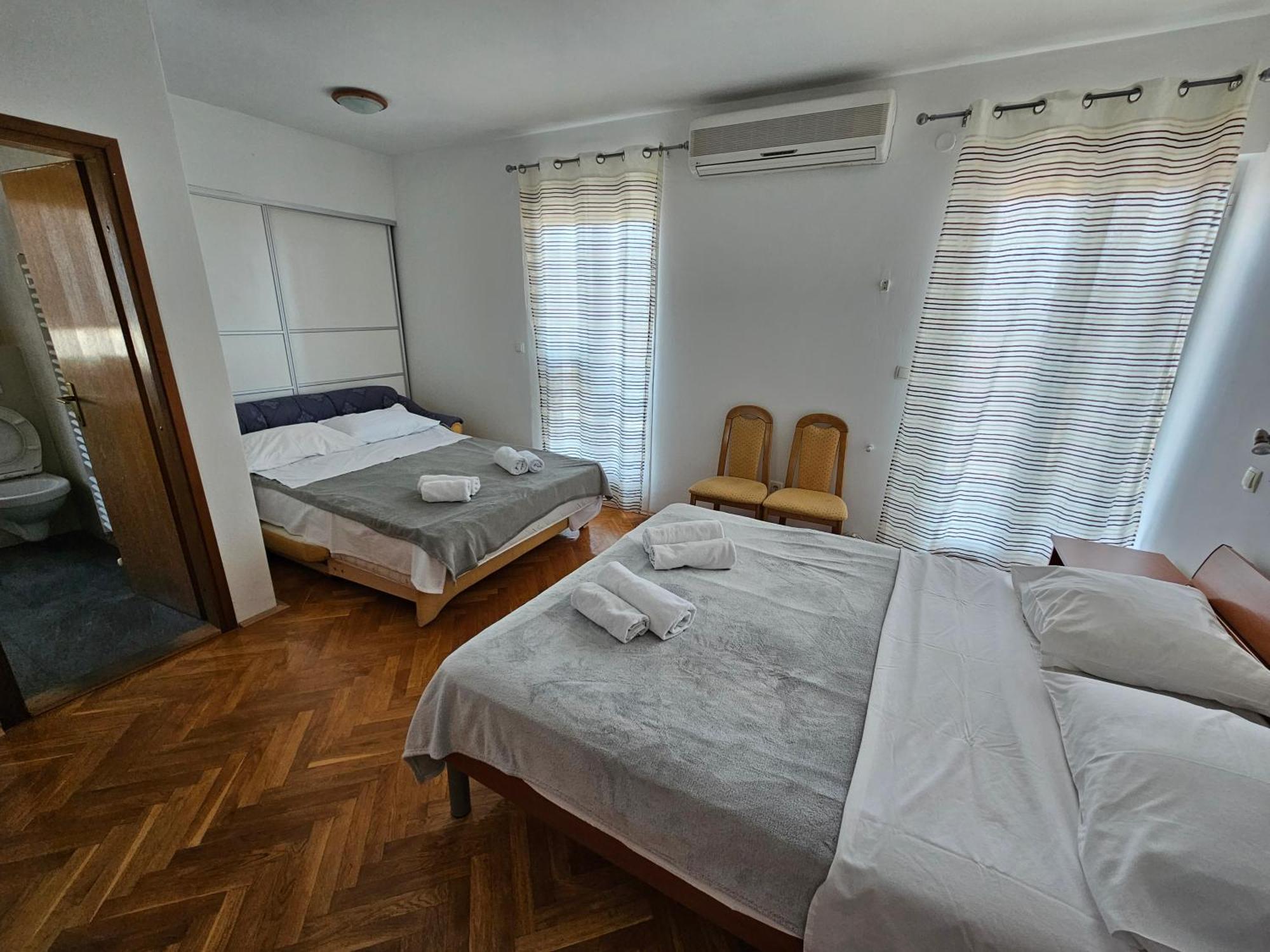 Guest House Mamut Kastela Exterior photo